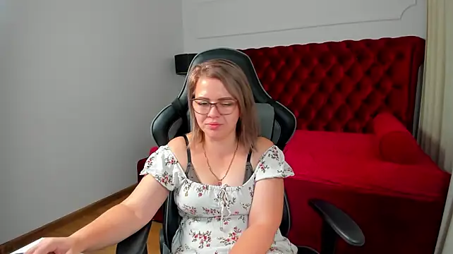 AdeleRavelle stripchat live cam model