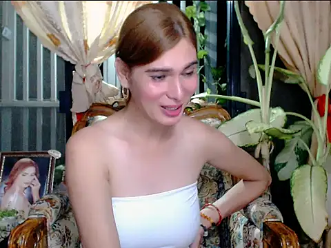 Ts_Francine stripchat live cam model