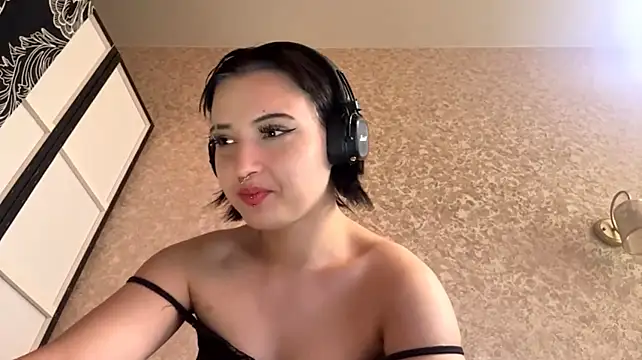 SharikaBabecki stripchat live cam model