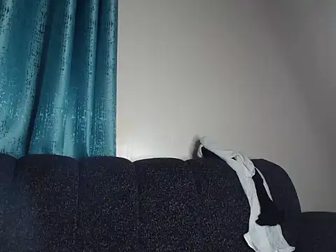 Quwty_cate stripchat live cam model