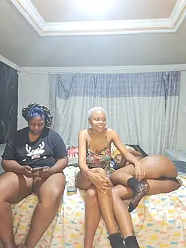BabeShantel09 stripchat live cam model