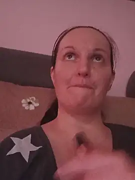 BustyLadyAlma stripchat live cam model