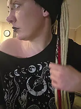 PinkTheHawk stripchat live cam model