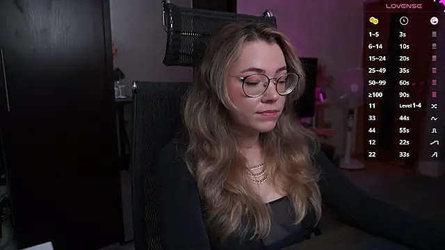 RemyCute stripchat live cam model