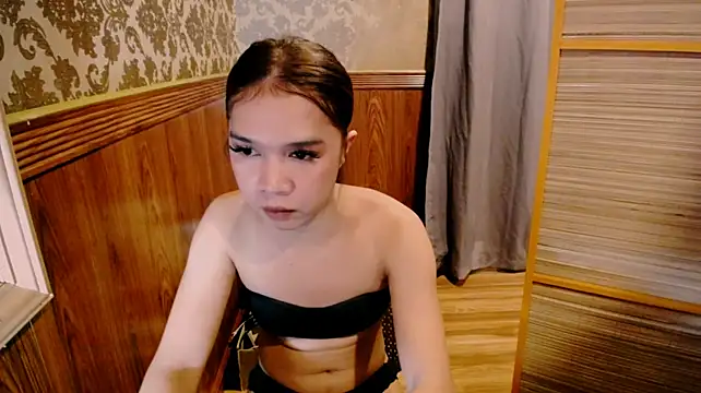 hugecock_collins stripchat live cam model