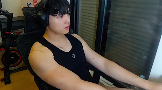 Tkcqcc stripchat live cam model