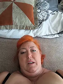MissSilken stripchat live cam model