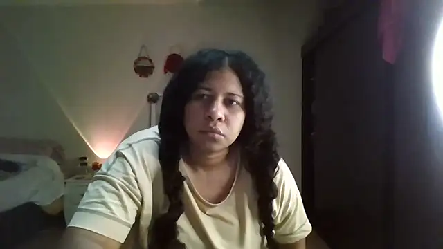 Dreambody- stripchat live cam model