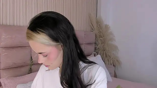 HannaRhodes stripchat live cam model