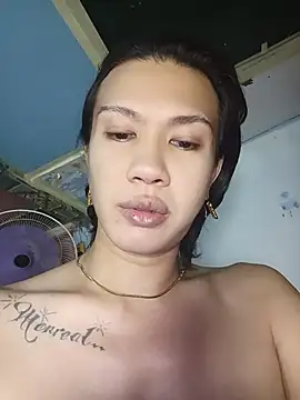 manilafoxts stripchat live cam model