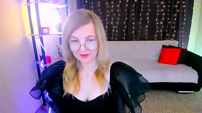 YourUniverser stripchat live cam model