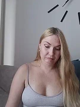 KisaVixen stripchat live cam model