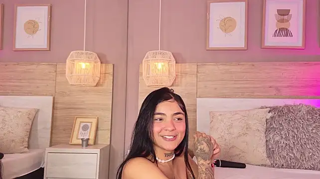 PauVega_ stripchat live cam model