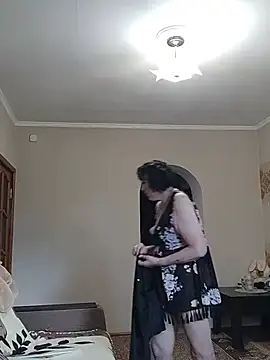 HelgaDennis stripchat live cam model
