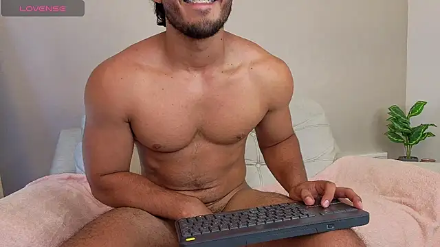 Maxi_and_Ares stripchat live cam model