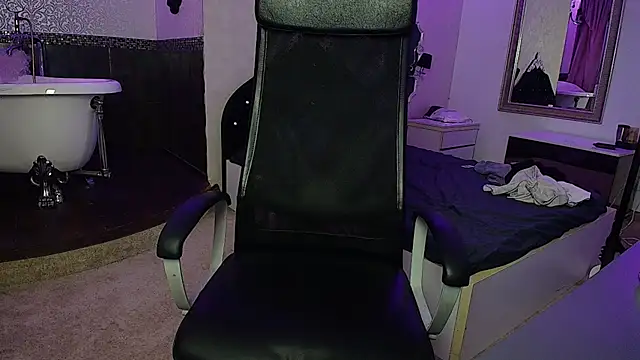 TroyWadee stripchat live cam model