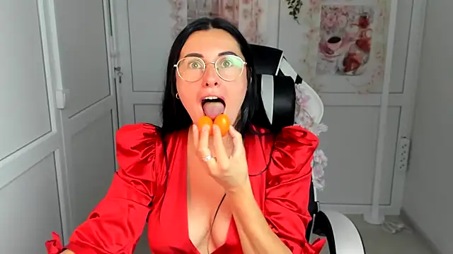 ChloeVibee stripchat live cam model