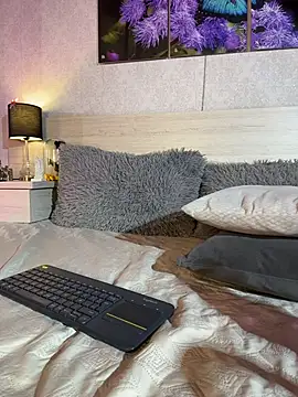 LilieSnow stripchat live cam model
