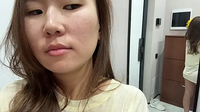 Naomi33 stripchat live cam model