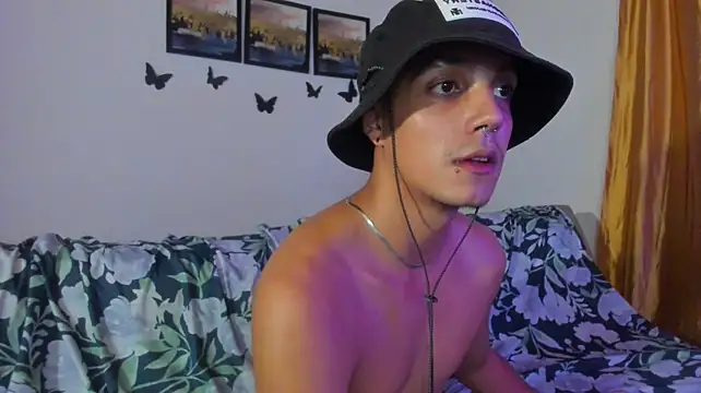 Neska8 stripchat live cam model