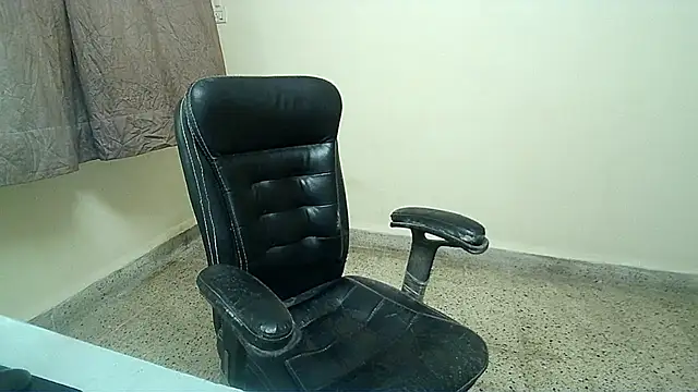 Kinky_Kumarr stripchat live cam model