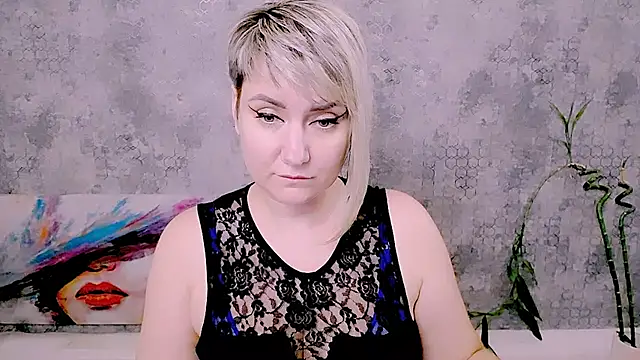 Djullia stripchat live cam model