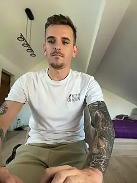 Huge_cock22cm stripchat live cam model