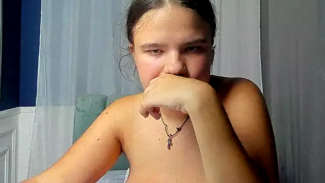 AdeleCruz stripchat live cam model