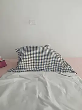 TattyHarrisquirtt stripchat live cam model