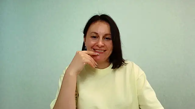 Inessa_beauty stripchat live cam model