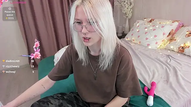 Nika-Smith stripchat live cam model