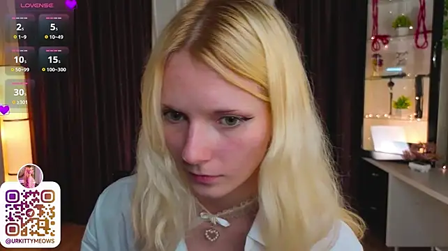 helly_hoff stripchat live cam model