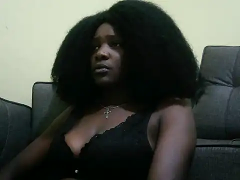 naughty_renny stripchat live cam model