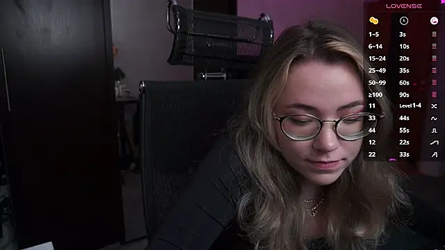 RemyCute stripchat live cam model