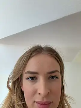 EvieEvans stripchat live cam model