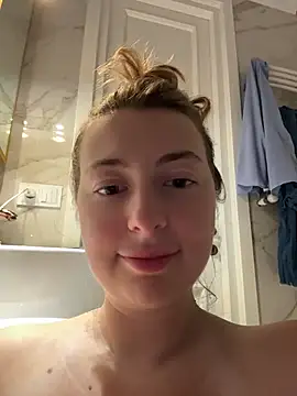 curvyflawless stripchat live cam model