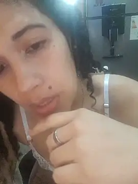 lunita2020 stripchat live cam model