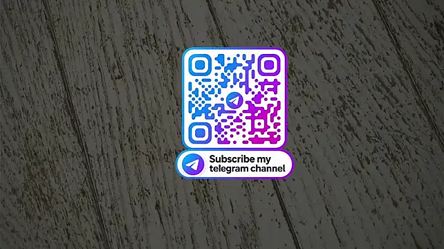 SallieLenorud stripchat live cam model