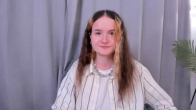 ChloeAragaki stripchat live cam model