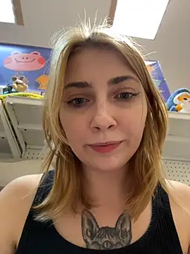 Sunny___Bunny stripchat live cam model