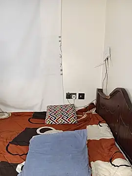 naughty_booty stripchat live cam model