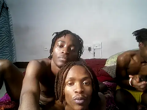 threemanias stripchat live cam model