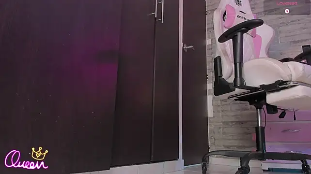 AuroraSim stripchat live cam model
