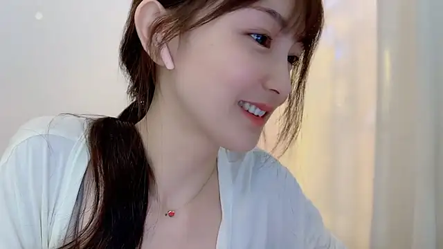 LH7 stripchat live cam model