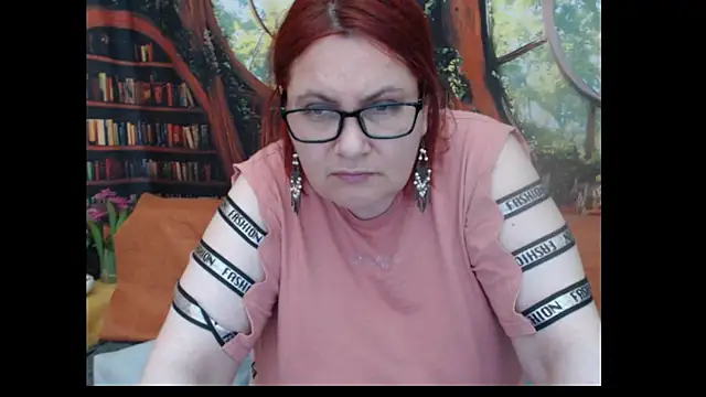 PlayfullMature stripchat live cam model