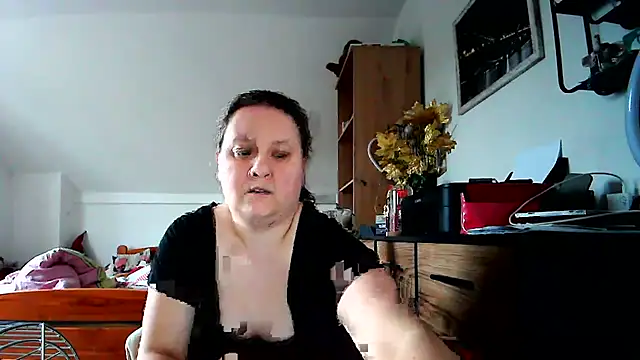 ReifeVenna stripchat live cam model