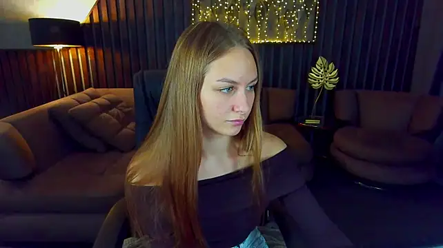 MilaAddams stripchat live cam model