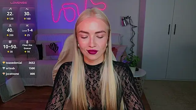 TessaGrays stripchat live cam model