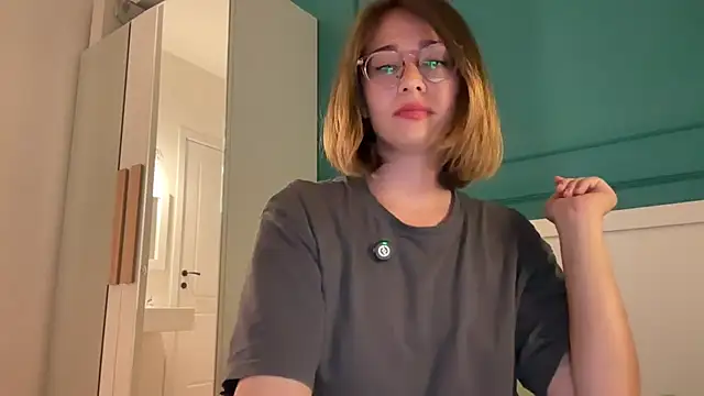 WillHannah stripchat live cam model