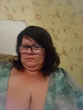 NysiOlsen stripchat live cam model